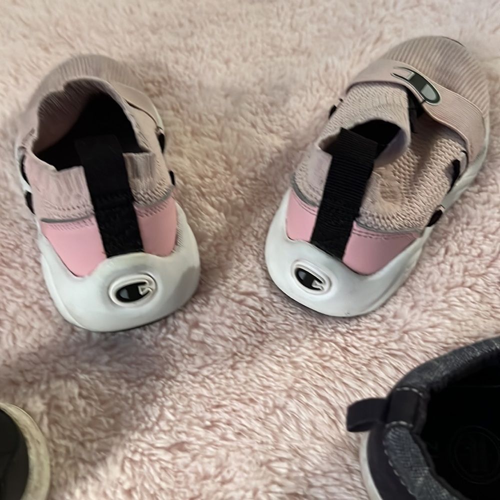 🔥Champion size 7 girls, wonder nation size 12, K Swiss size 7 girls🔥🔥🔥🔥